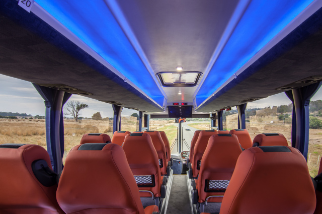 Mc Dermotts Coaches HD039